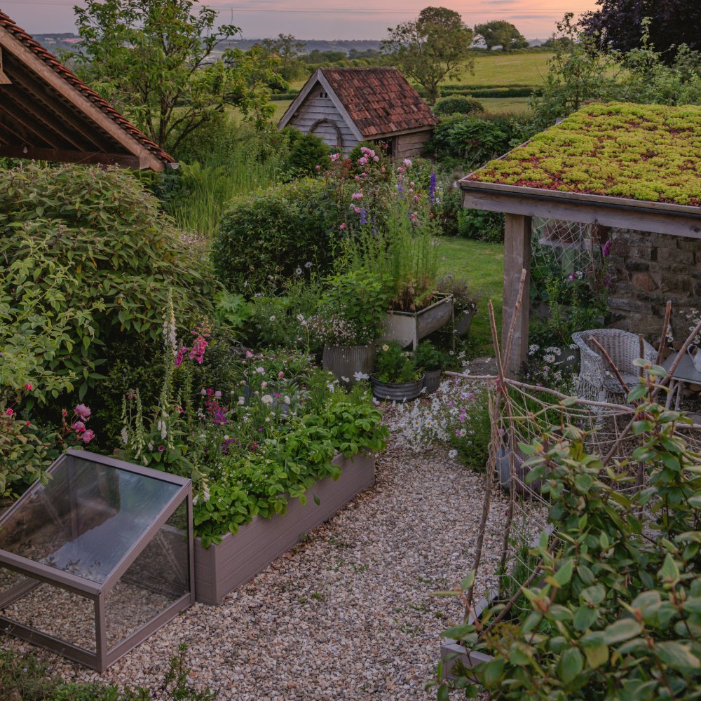 Metal vs Wood Raised Beds: Which Should You Choose?